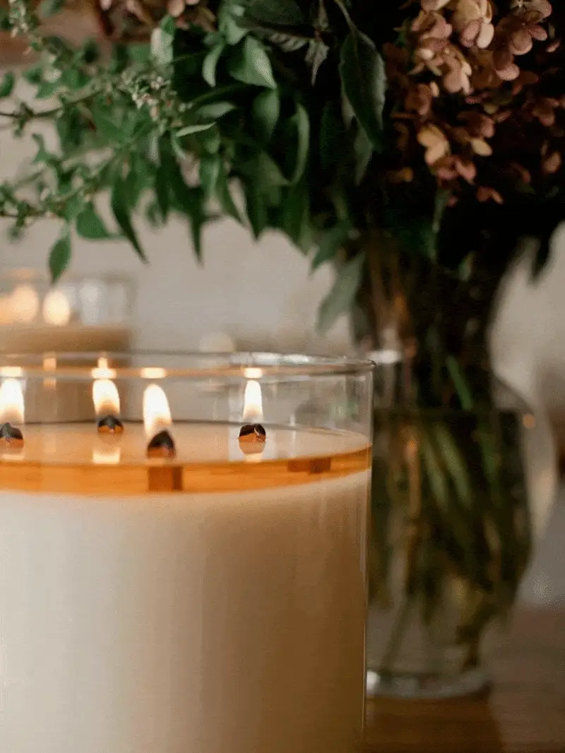 Le Grand Candle 150 oz Wood Wick Candle - Image 3