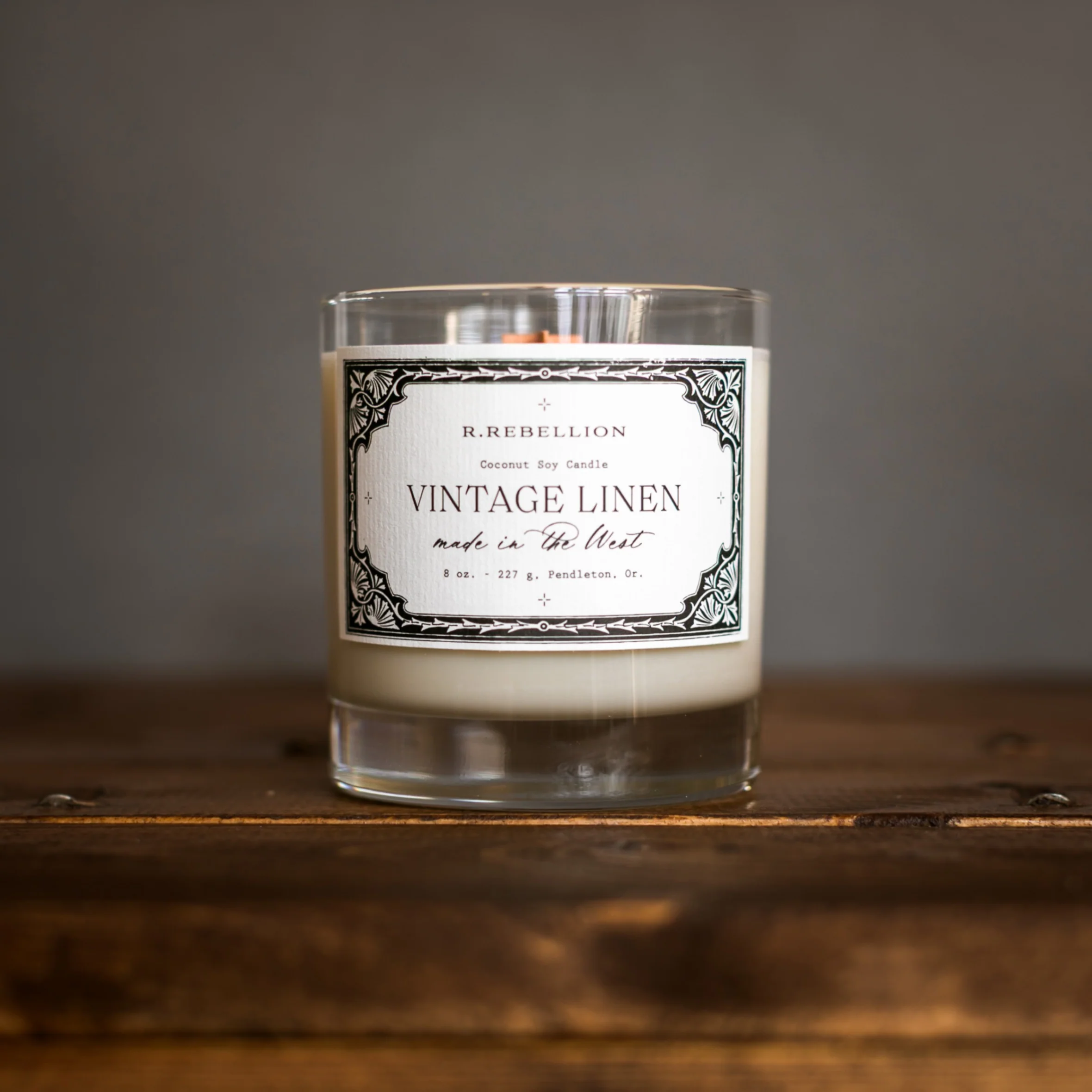 Vintage Linen Candle 8 oz.